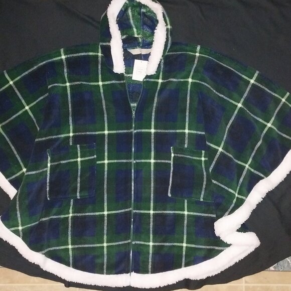 Warm + Cozy Hooded Plaid Poncho with Faux Fur Trim Size L (NWT) - Picture 1 of 4